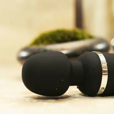 Bild von Domi 2 dem leistungsstarken Wand Vibrator Massager.